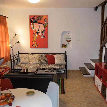 Mikiverna Houses By Miltiadis Kalyves Polygyrou Room photo