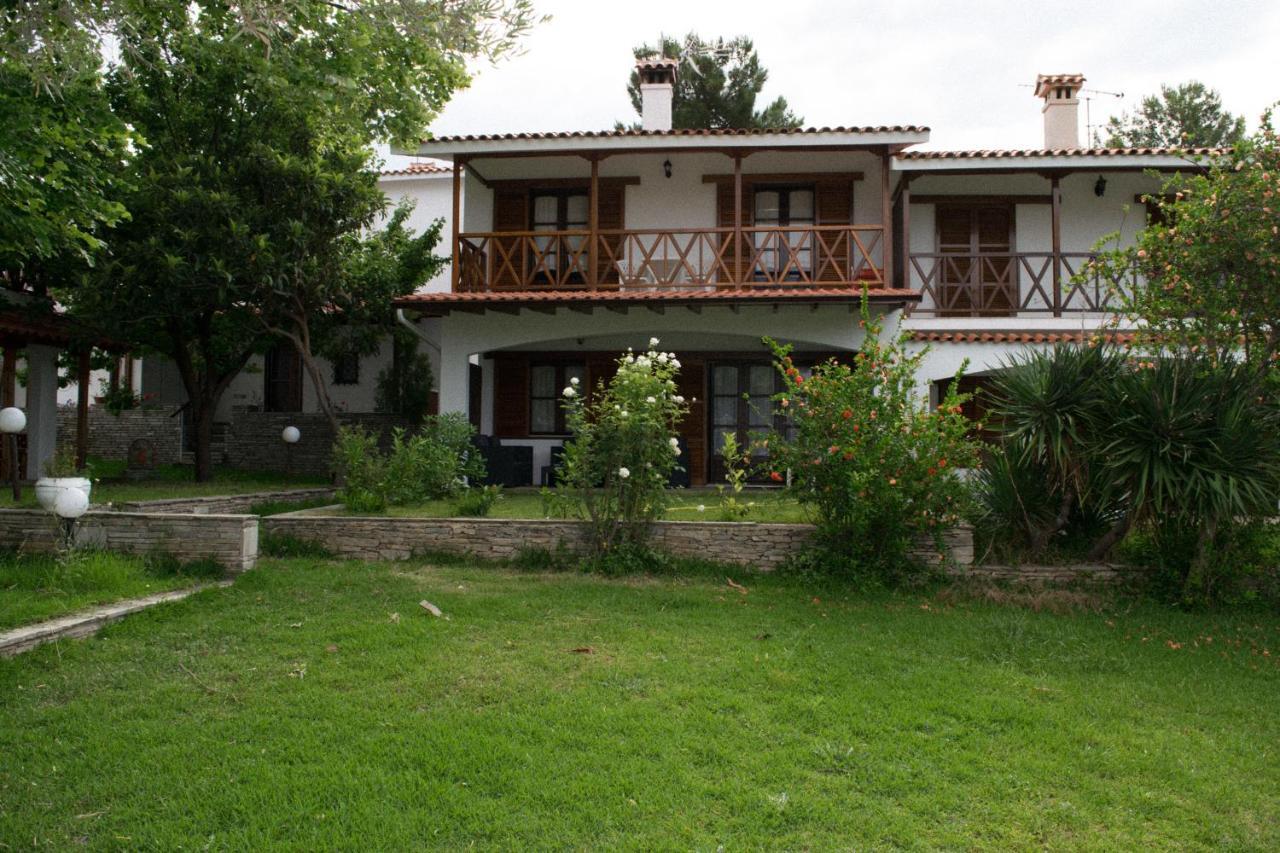Mikiverna Houses By Miltiadis Kalyves Polygyrou Room photo